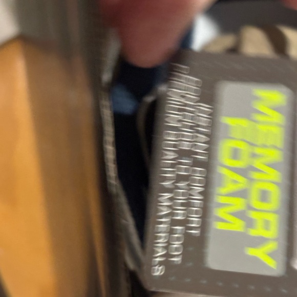 Sketchers Sports shoes new never worn - Picture 10 of 11